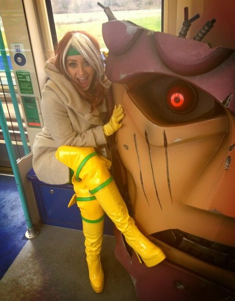 Arty Fakes hot actress pictures