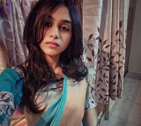 female influencer onlyfans erotic gallery