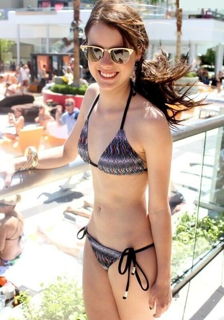 Laura Slade Wiggins pornstar nudes pics