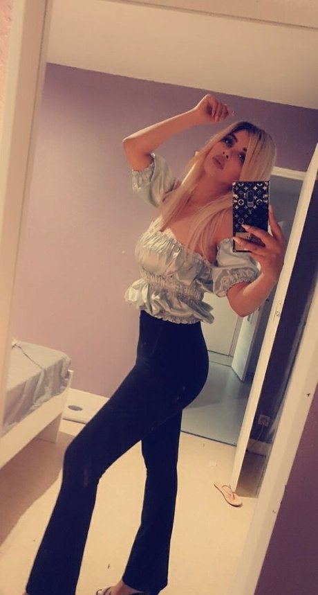 Ahlem model free pictures