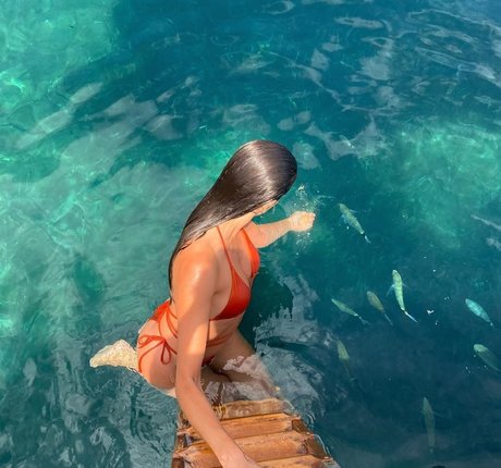 Alice Llenas star erotic archive