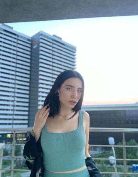 Lilu Miller model sexy image