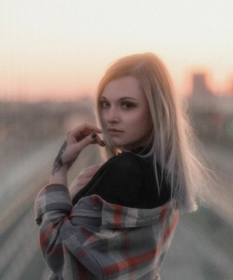 rainbowf0x model pornographic archive