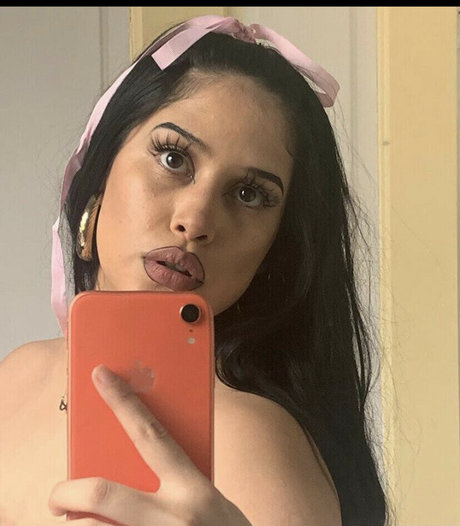 LaMoneyDiosa pornstar perfect pic