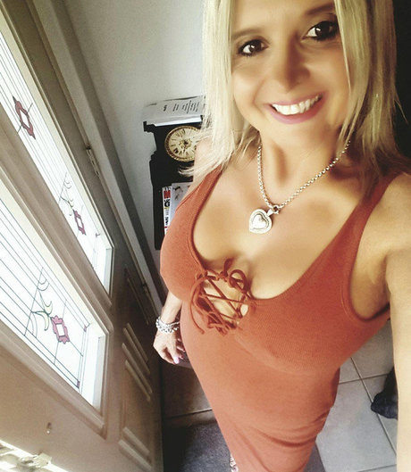 Helen Eleni hd actress photos