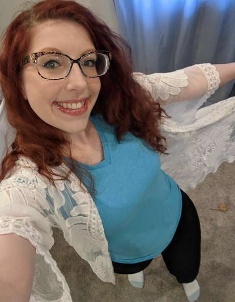 Everyloginistaken model pretty photos