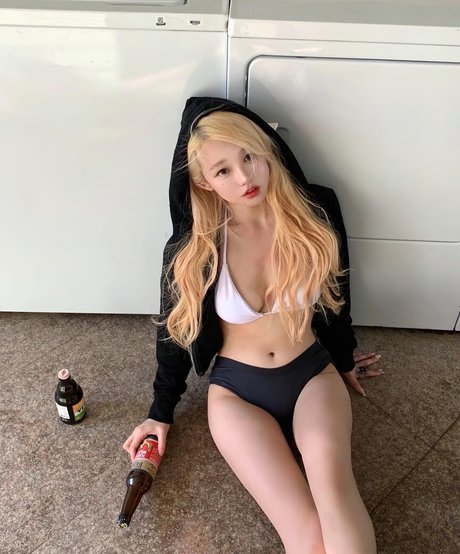 iam666666 erotic actress img