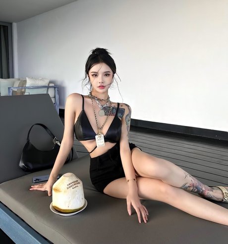 xyyoff pornstar free picture