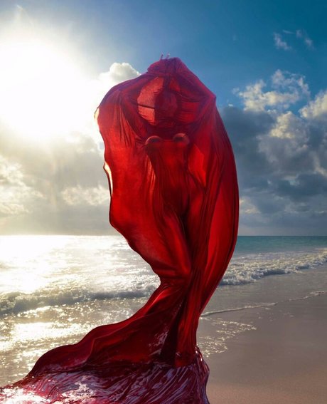 Jeni Summers nude pornstar gallery