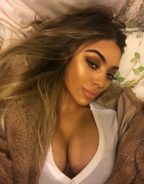 Kate Isobel nudes star img