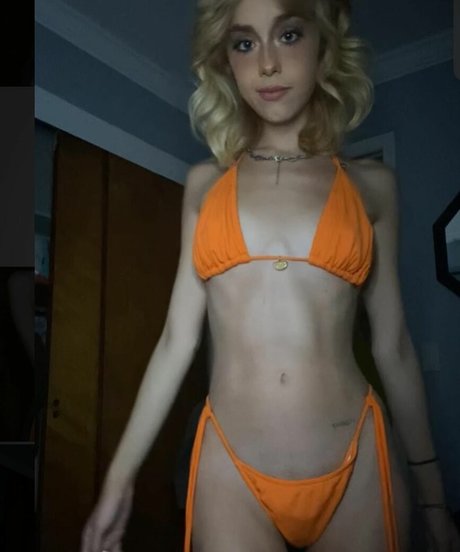 Petitegothgirl naked model image