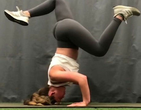 asian young onlyfans hot image