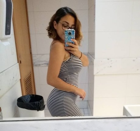 Karinny pornstar nude archive