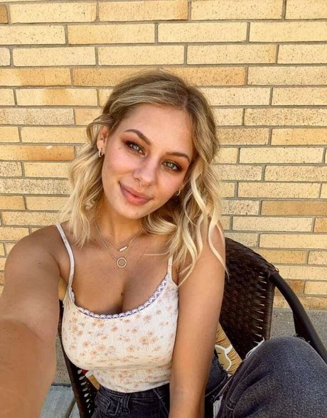 Samanthaxoxol sexy model pic