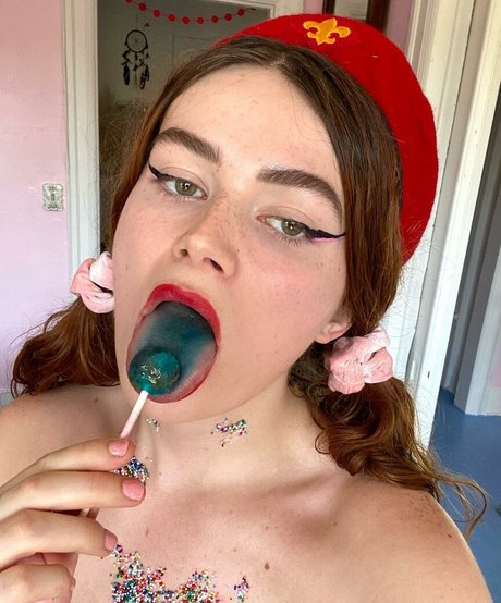 Viola Costa pretty model photos