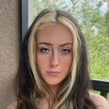 CheyKitty free model photo