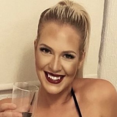 dsummers88 pornographic star img