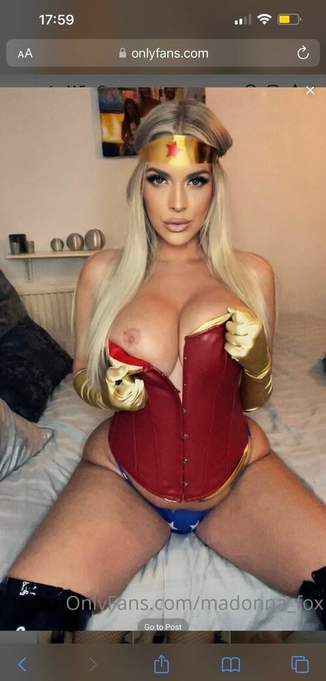 dsummers88 erotic actress photo