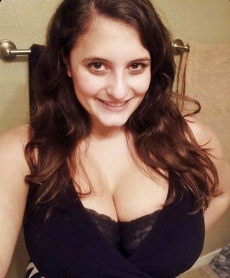 Avery Millah top pornstar pictures