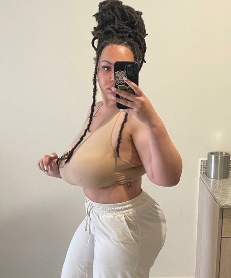 Tanya Mayenge art actress gallery