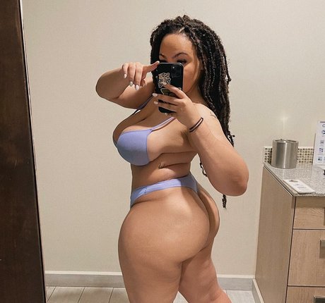 Tanya Mayenge star erotic gallery