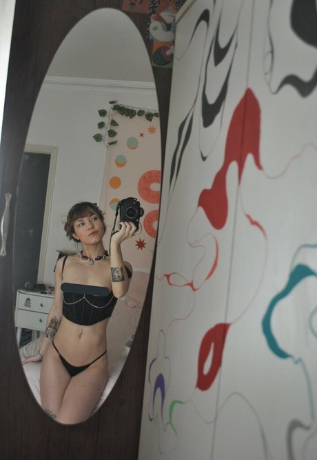 artsymoi top star img