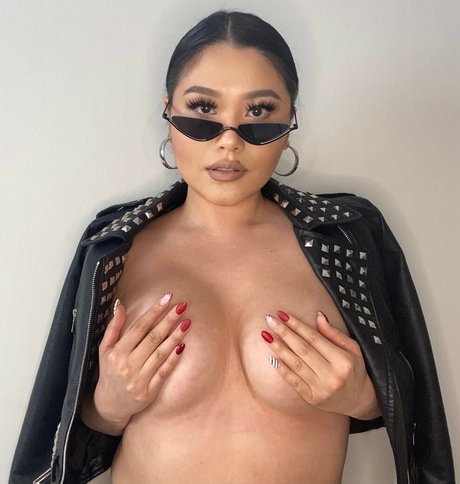 gy official naked star picture