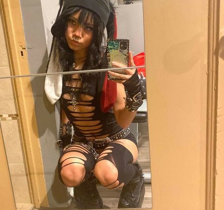 Saintsgoth star nude pics