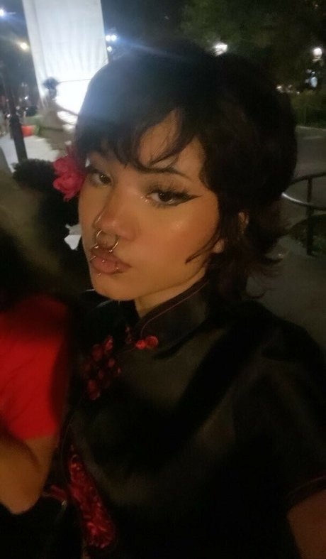 Saintsgoth star hot photo