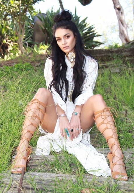 Vanessa Hudgens hd actress image