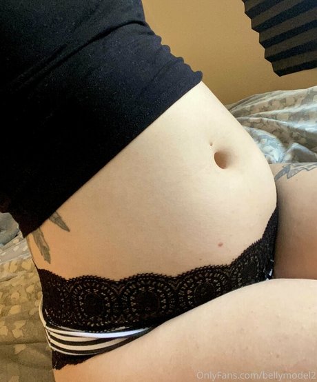 bellymodel2 star naked gallery