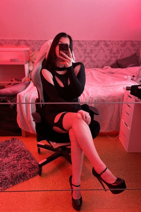 _nineer pornstar exclusive images