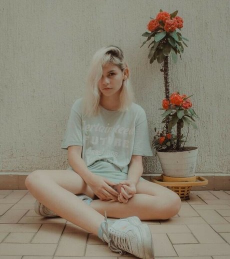 Daniela Montaguth adult model image