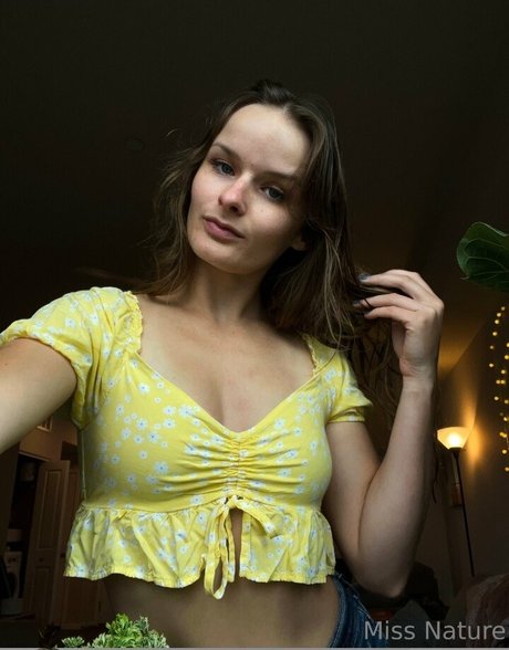 Miss Nature hd pornstar pic