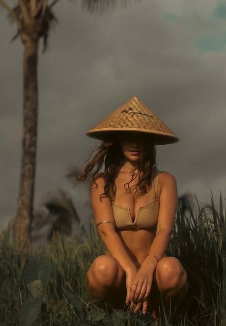 Maarya Maaryam model hot image