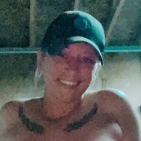 Big Tits McGee top pornstar gallery