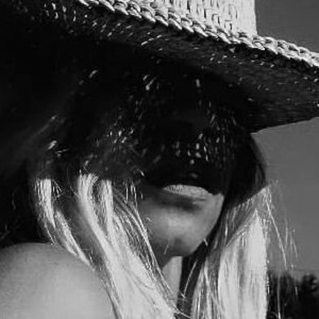 Alexandrina Ale xxx actress photo