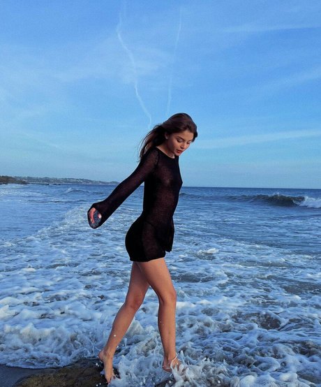 Dasha Komarova hd actress images