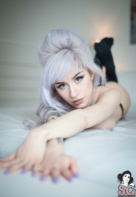 Jinni SG star pornographic photo