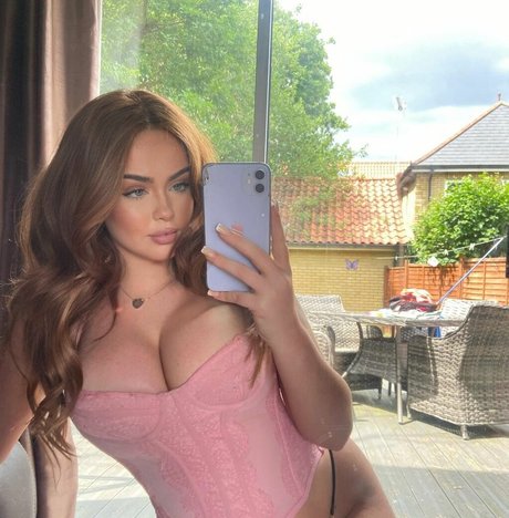 Neave Dare nude actress archive