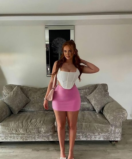 Neave Dare nude pornstar pic