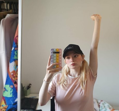 akchoriii pornstar nudes pictures