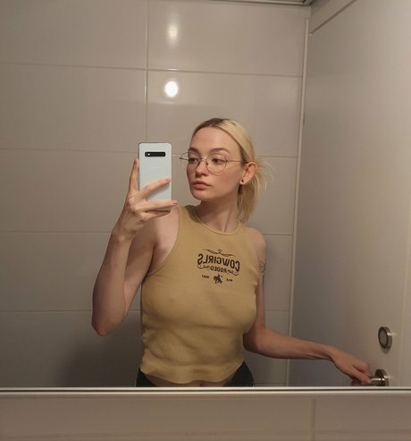 akchoriii Profile pic