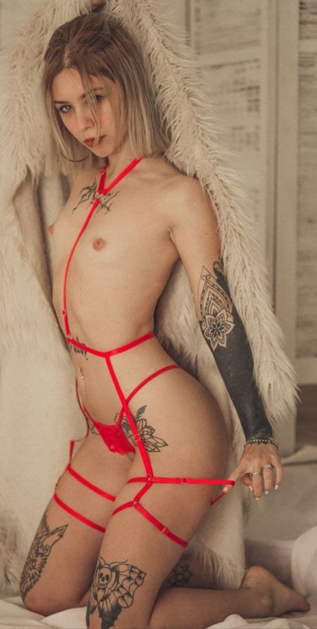 Deathliz star sexy image