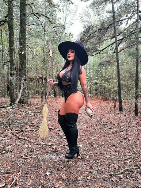 Mariza Villarreal_ model adult archive