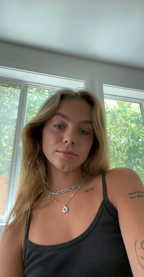 Anna Shumate model art img