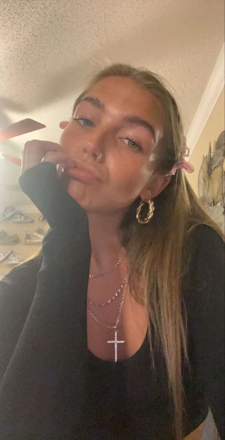 Jordan Beckham beautiful actress image