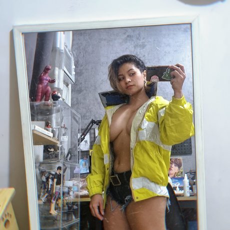 Nyaaati xxx star img