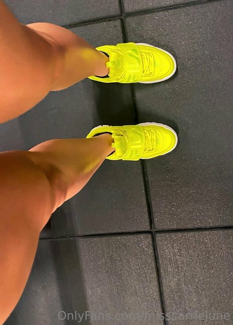 Carriejune Anne Bowlby hot model pictures