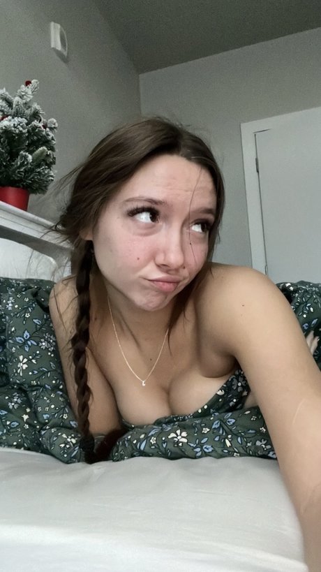 Crazyjamjam model erotic image